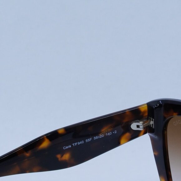 🕶️ New Tom Ford Cara FT0940 55F Sunglasses - Vintage Dark Havana Frame - Picture 9 of 11